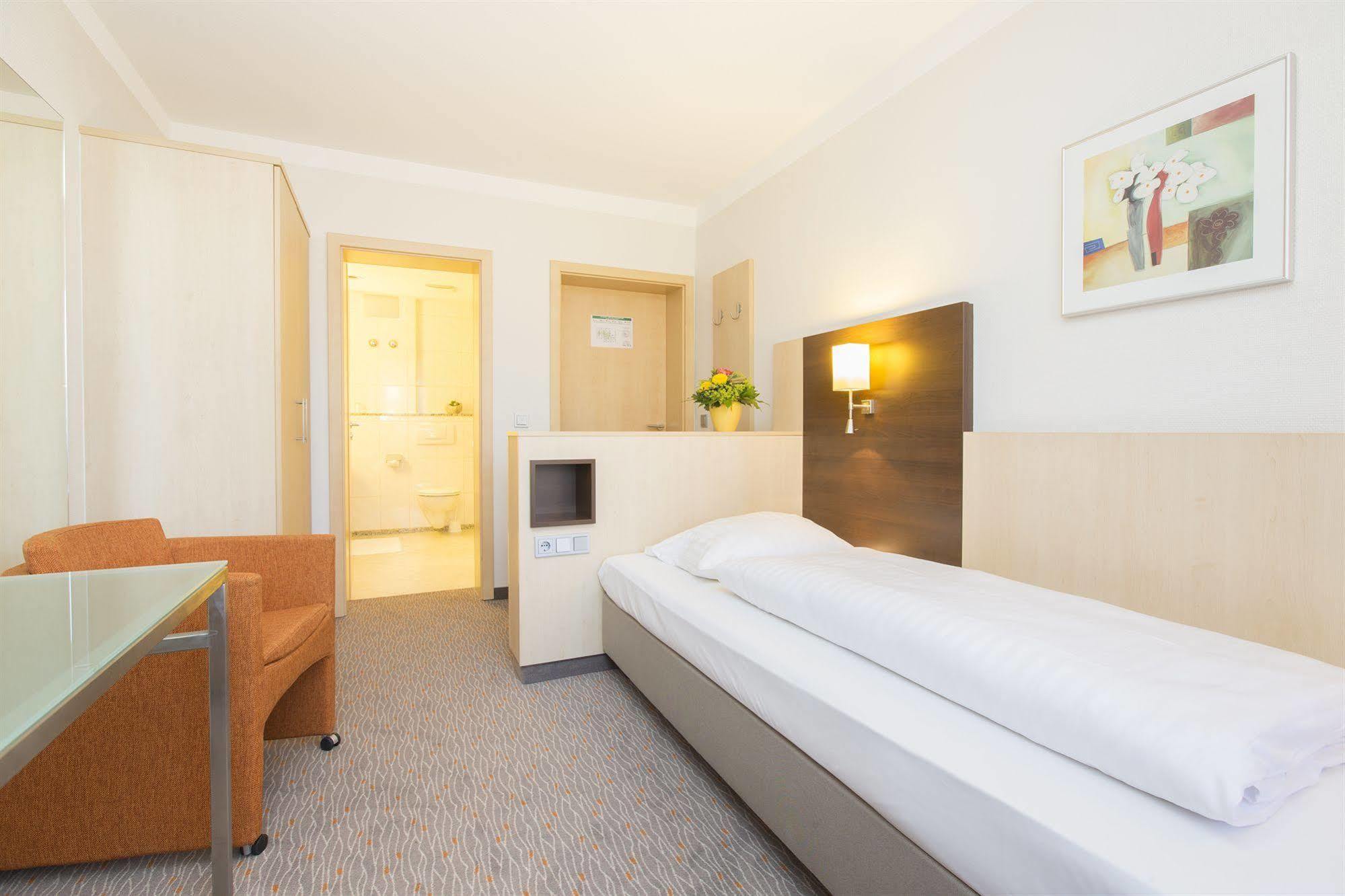 Hotel Scheffelhoehe Bruchsal Extérieur photo